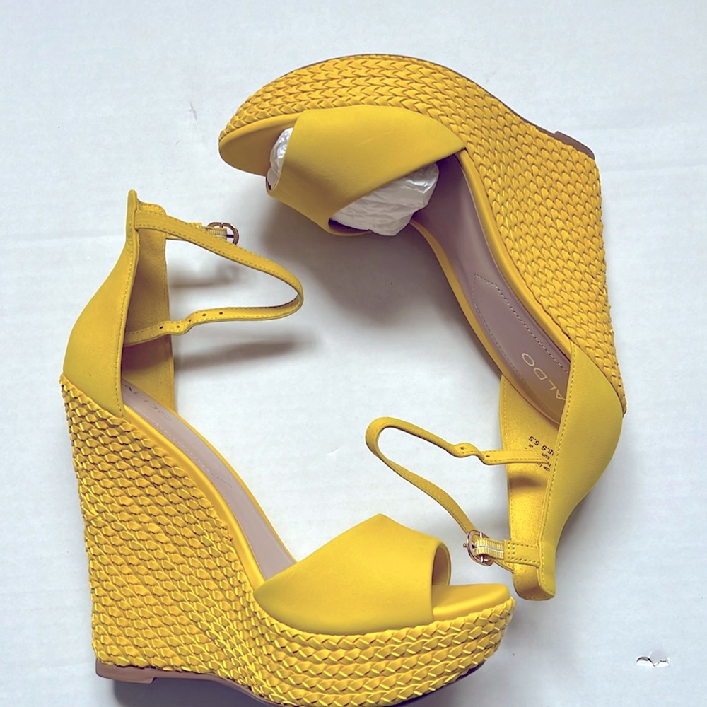 Laysa-68 wedge heels